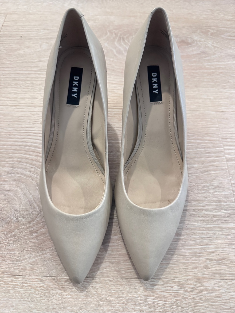 NEW DKNY Women's Pointed Toe Pumps in Beige